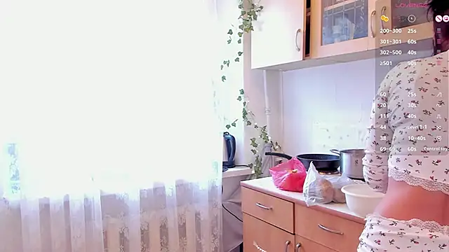 Julia  Frey online show from 11-08-25, 05:40