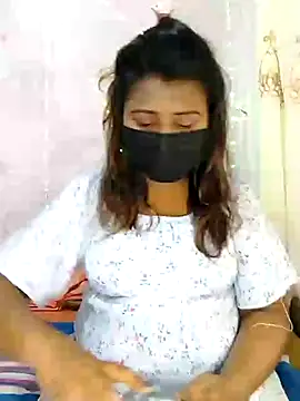 Snapshot of Sexy--queen1 chatting on 01-17-25, 11:06 Sexy--queen1 online show from 01-17-25, 11:06