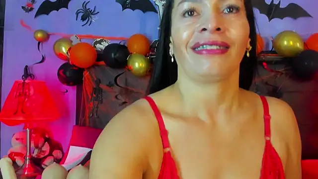 MaduraLuciana online show from 10-18-25, 10:49