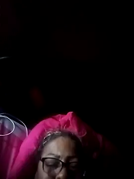 Snapshot of Afroditabichota chatting on 10-02-25, 01:40 Afroditabichota online show from 10-02-25, 01:40