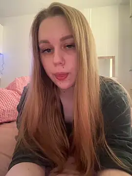 Snapshot of Marylallka5 chatting on 06-07-26, 01:15 Marylallka5 online show from 06-07-26, 01:15