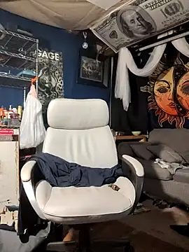 Gillygilly76 online show from 03-19-25, 08:11