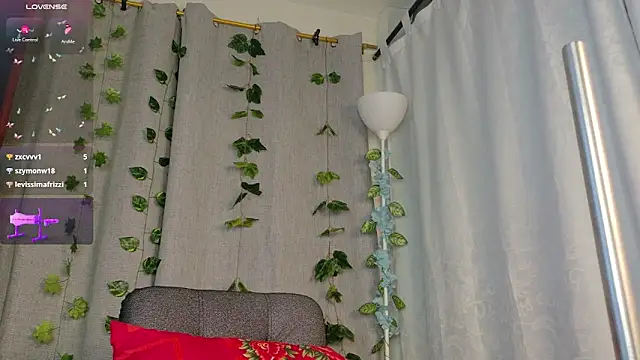 Snapshot of Iamkarlaa_doll chatting on 01-09-25, 12:25 Iamkarlaa doll online show from 01-09-25, 12:25