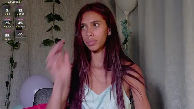 Snapshot of Iamkarlaa_doll chatting on 01-28-25, 07:00 Iamkarlaa doll online show from 01-28-25, 07:00