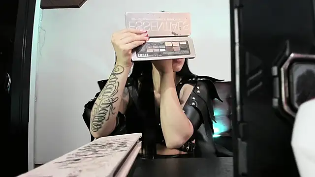 MistressVenena online show from 10-16-25, 07:59