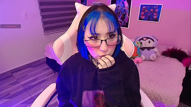 Miwa violet online show from 04-20-26, 10:33