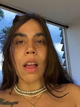 Snapshot of Cuteandhornyy chatting on 03-10-25, 11:06 Cuteandhornyy online show from 03-10-25, 11:06