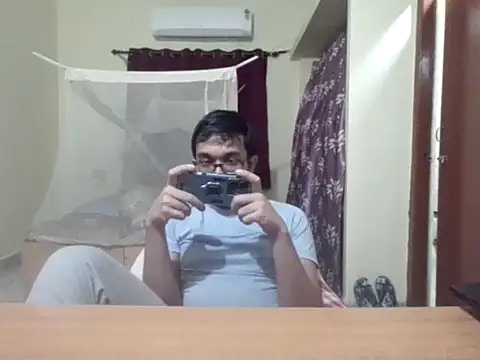 Snapshot of THE_NAKED_BOY chatting on 10-08-25, 12:58 THE NAKED BOY online show from 10-08-25, 12:58