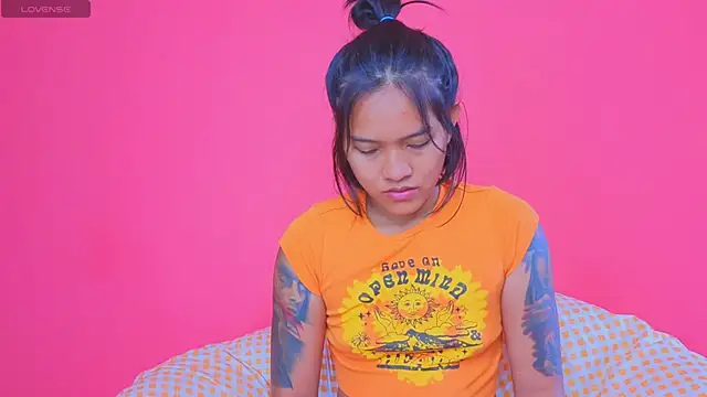 Natsu   online show from 12-24-24, 03:05