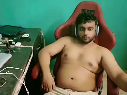 Snapshot of telugu_boy_ chatting on 10-19-25, 11:11 telugu boy online show from 10-19-25, 11:11