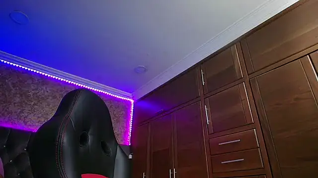 stella xue online show from 10-09-25, 09:35