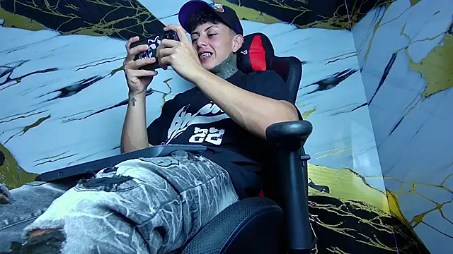 Kevin22 222 online show from 02-04-25, 09:07