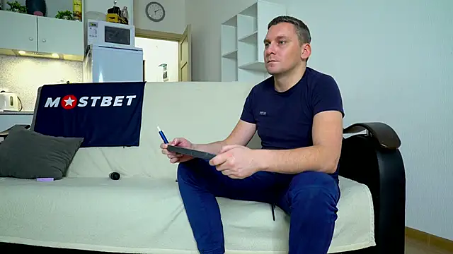 littlesweettifany online show from 12-18-24, 03:00