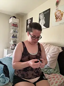 FreakNastyLacie online show from 05-18-26, 12:55