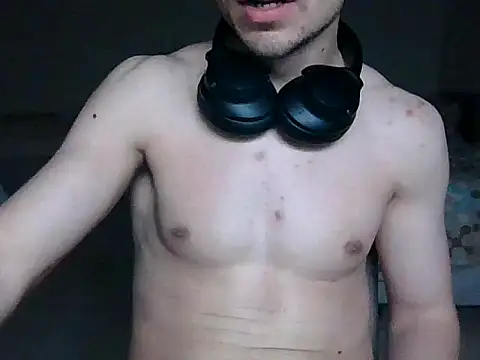 Snapshot of Fuckbyboy chatting on 02-15-25, 09:15 Fuckbyboy online show from 02-15-25, 09:15