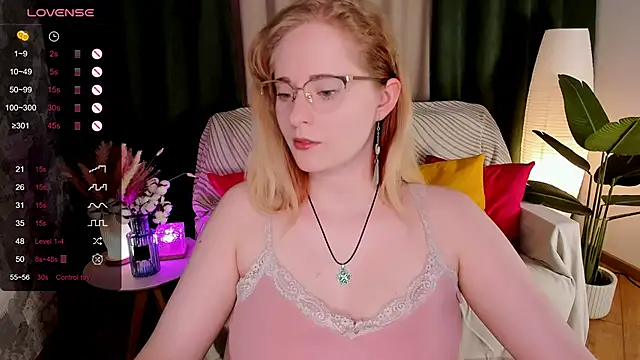 Snapshot of Aemilia_ chatting on 05-07-26, 08:42 Aemilia online show from 05-07-26, 08:42