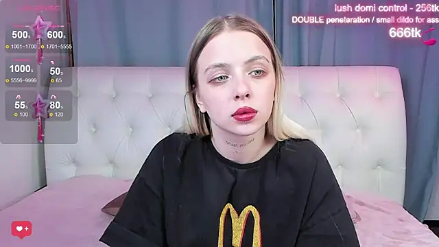 Alice Halle online show from 10-14-25, 04:02