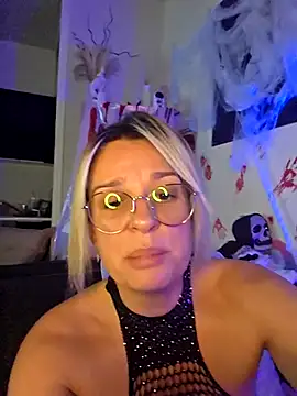 SpicyVicky online show from 10-28-25, 05:55