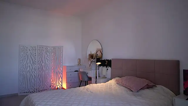 Snapshot of babilonian chatting on 03-26-26, 05:35 babilonian online show from 03-26-26, 05:35