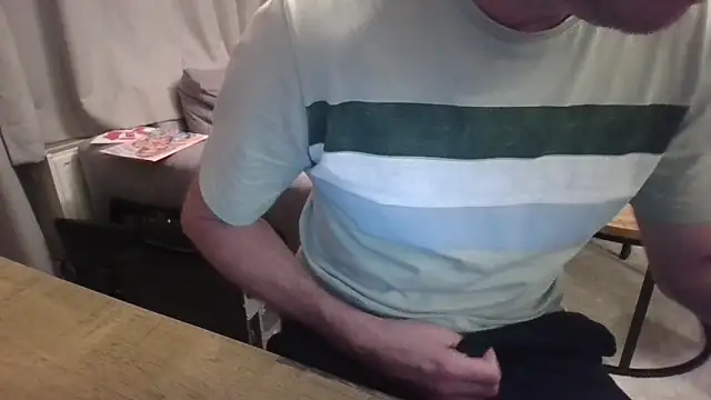 Snapshot of Michealtje85 chatting on 12-18-25, 08:48 Michealtje85 online show from 12-18-25, 08:48