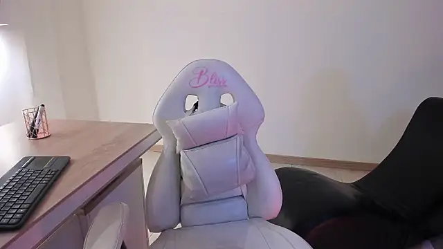 Snapshot of Barbara_honey chatting on 10-23-25, 12:59 Barbara honey online show from 10-23-25, 12:59