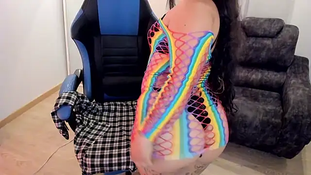 Snapshot of Barbara_honey chatting on 10-25-25, 08:14 Barbara honey online show from 10-25-25, 08:14