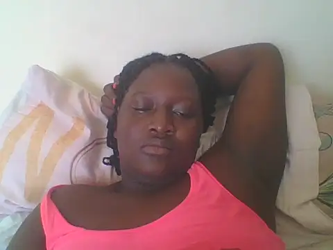 Snapshot of Heavy_ass chatting on 02-18-25, 01:44 Heavy ass online show from 02-18-25, 01:44