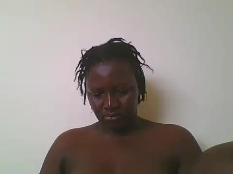 Snapshot of Heavy_ass chatting on 10-16-25, 07:42 Heavy ass online show from 10-16-25, 07:42