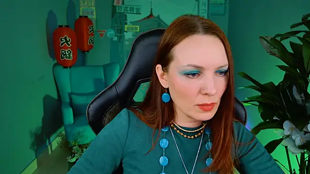 VandaRossi online show from 02-05-25, 02:16