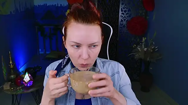 VandaRossi online show from 03-12-25, 05:13