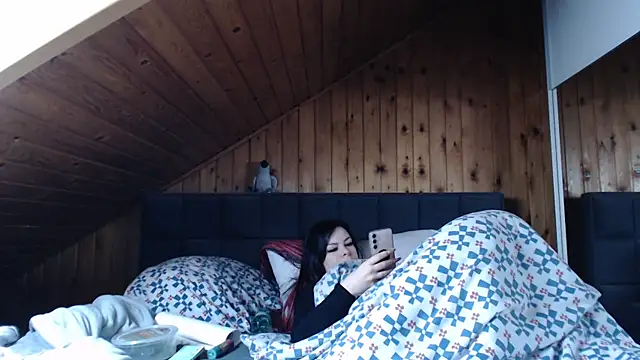 BoeseMoni1998 online show from 10-15-25, 08:14