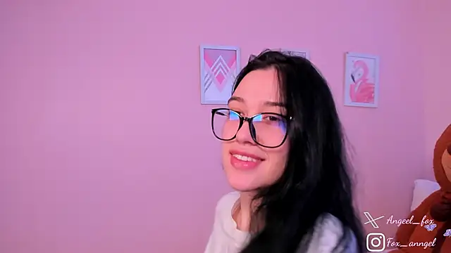 Snapshot of angeel_fox chatting on 05-26-26, 01:45 angeel fox online show from 05-26-26, 01:45