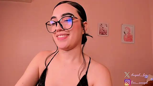 Snapshot of angeel_fox chatting on 05-29-26, 02:31 angeel fox online show from 05-29-26, 02:31