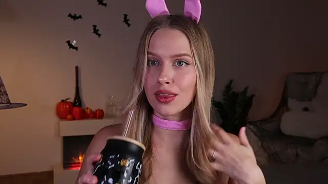 ella twinkl online show from 10-24-25, 06:26