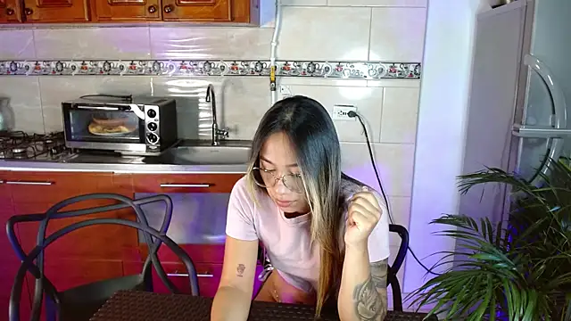 Snapshot of Jules_n_Gia chatting on 01-19-25, 02:06 Jules n Gia online show from 01-19-25, 02:06