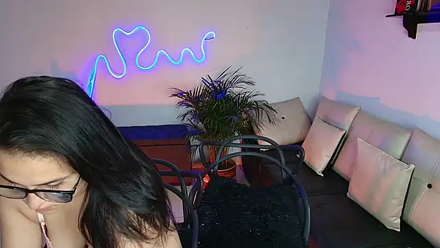 Snapshot of Jules_n_Gia chatting on 02-02-25, 07:57 Jules n Gia online show from 02-02-25, 07:57