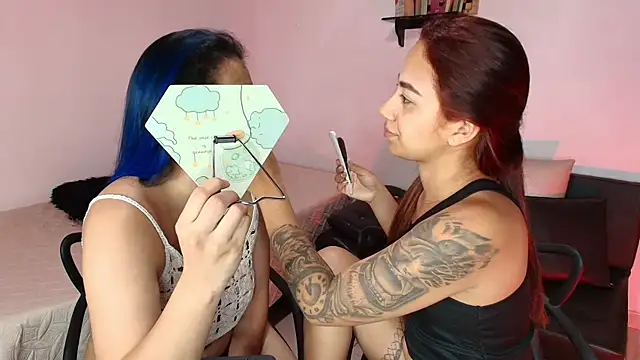 Snapshot of Jules_n_Gia chatting on 03-20-25, 03:23 Jules n Gia online show from 03-20-25, 03:23