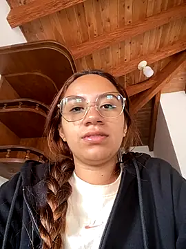 Snapshot of Jules_n_Gia chatting on 09-11-25, 08:31 Jules n Gia online show from 09-11-25, 08:31