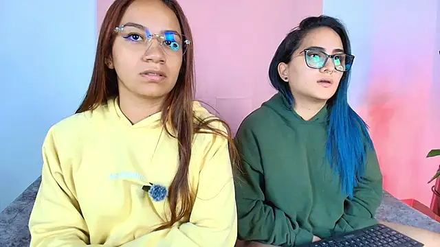 Snapshot of Jules_n_Gia chatting on 09-30-25, 10:26 Jules n Gia online show from 09-30-25, 10:26