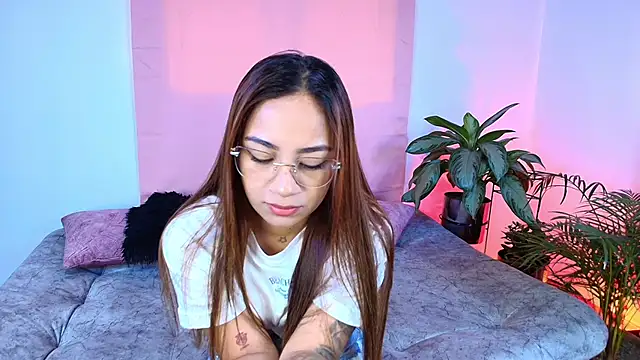 Snapshot of Jules_n_Gia chatting on 12-03-25, 05:55 Jules n Gia online show from 12-03-25, 05:55