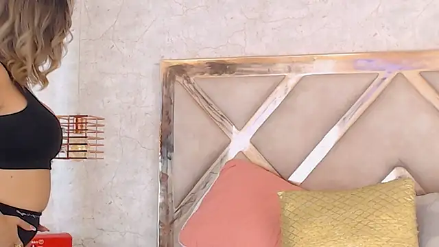 JoannaStanford online show from 11-18-25, 01:44