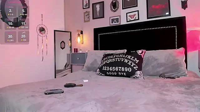 ninaevanss  online show from 02-08-26, 08:01