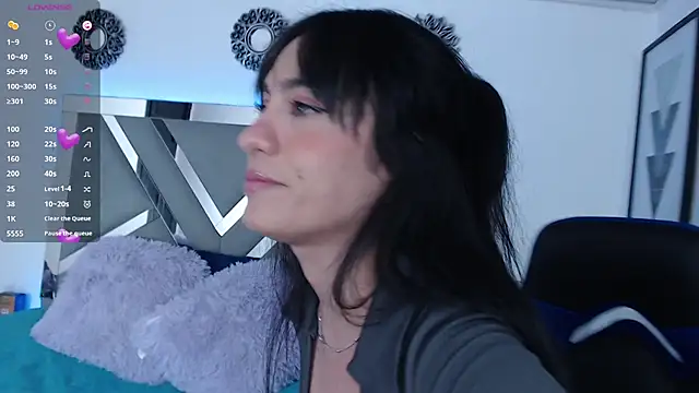 Snapshot of ZaraDames_ chatting on 02-13-25, 04:22 ZaraDames online show from 02-13-25, 04:22