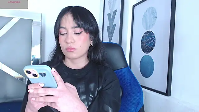 Snapshot of ZaraDames_ chatting on 02-19-25, 03:50 ZaraDames online show from 02-19-25, 03:50