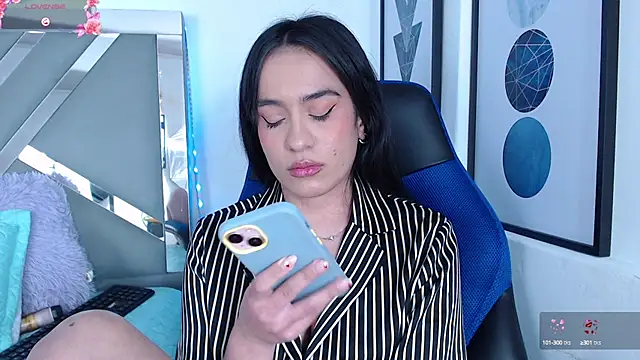 Snapshot of ZaraDames_ chatting on 03-13-25, 07:31 ZaraDames online show from 03-13-25, 07:31