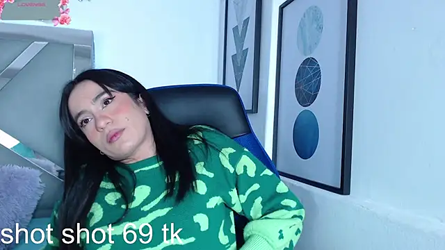 Snapshot of ZaraDames_ chatting on 03-18-25, 04:37 ZaraDames online show from 03-18-25, 04:37