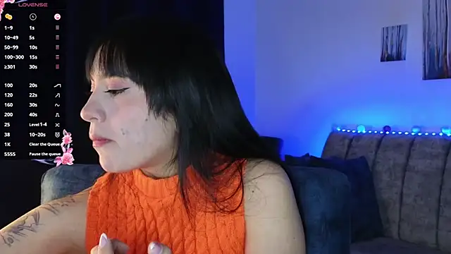 Snapshot of ZaraDames_ chatting on 09-27-25, 02:05 ZaraDames online show from 09-27-25, 02:05