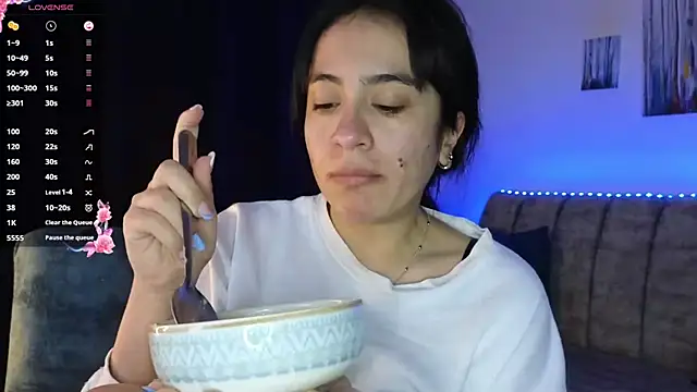 Snapshot of ZaraDames_ chatting on 10-01-25, 02:17 ZaraDames online show from 10-01-25, 02:17