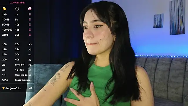 Snapshot of ZaraDames_ chatting on 10-21-25, 03:18 ZaraDames online show from 10-21-25, 03:18