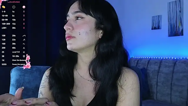 Snapshot of ZaraDames_ chatting on 10-26-25, 03:01 ZaraDames online show from 10-26-25, 03:01